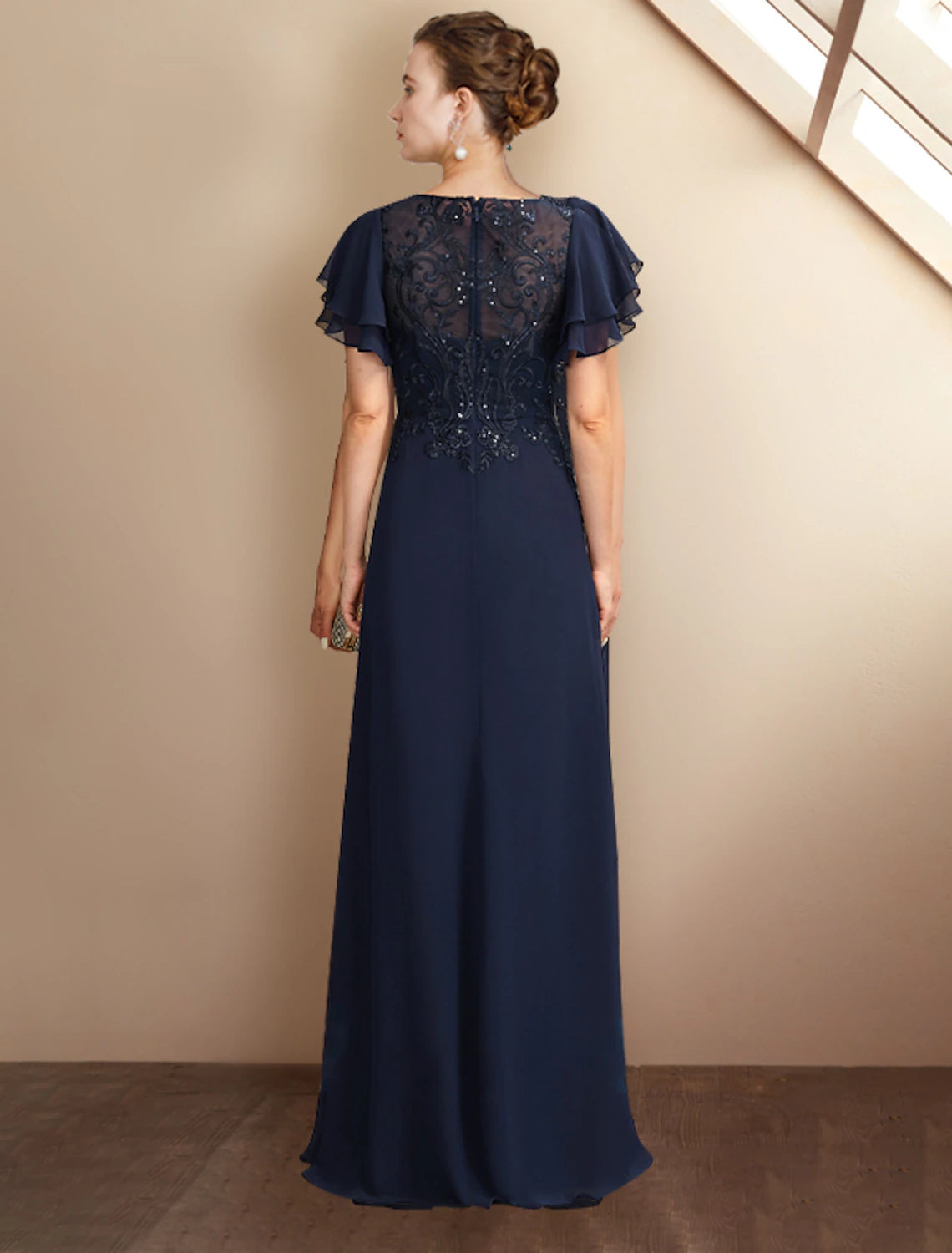 Wholesale  A-Line Mother of the Bride Dress Plus Size Elegant Jewel Neck Floor Length Chiffon Lace Short Sleeve with Sequin Appliques